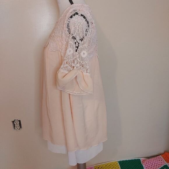 Simply Couture Pale Pink Blouse Size Medium M Lace Crocket Short Sleeve Sheer - Picture 10 of 15
